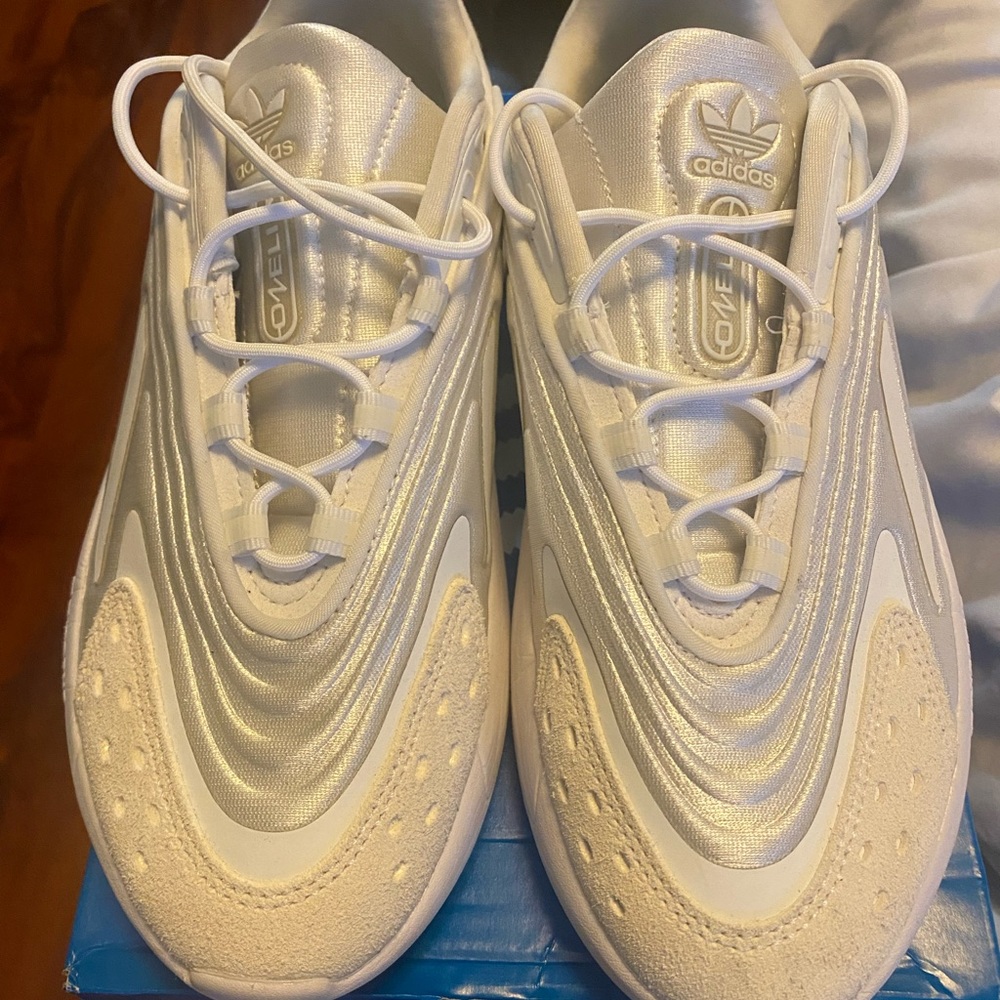 Women’s Adidas Ozelia white sneaker 8